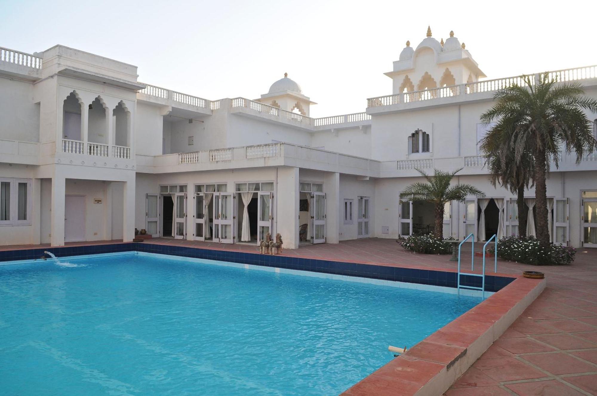 Savista Retreat Hotel Jaipur Exterior foto